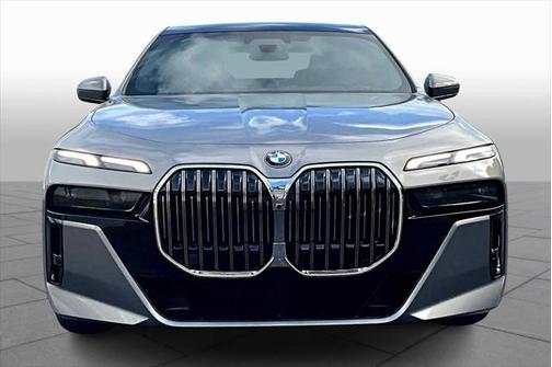 2025 BMW 740 i xDrive