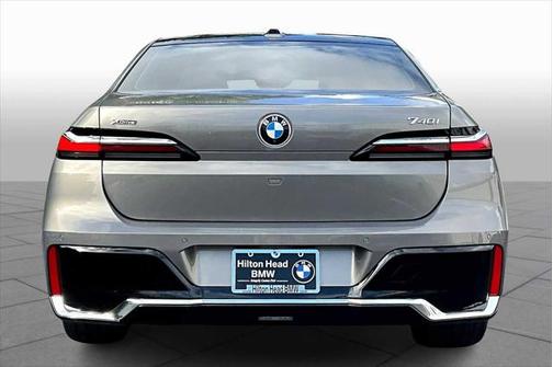 2025 BMW 740 i xDrive