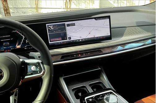 2025 BMW 740 i xDrive