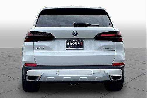 Mineral White Metallic 2026 BMW X5 PHEV xDrive50e