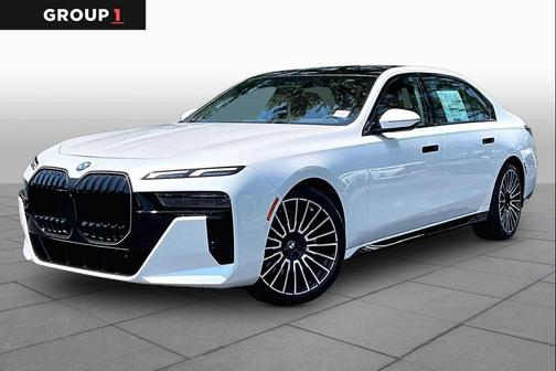 Mineral White Metallic 2026 BMW 740 740i