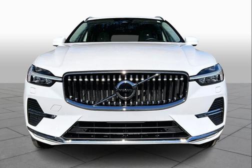 2023 Volvo XC60 B5 Ultimate Bright Theme
