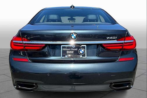 2019 BMW 740 740i