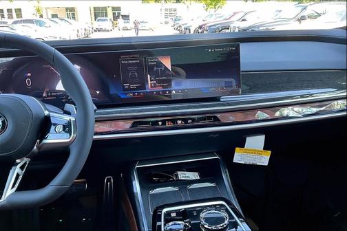 Mineral White Metallic 2026 BMW 740 740i