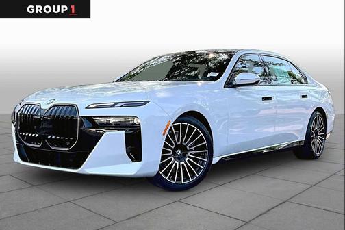 Mineral White Metallic 2026 BMW 740 740i