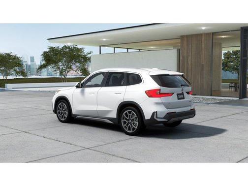 Mineral White Metallic 2026 BMW X1 xDrive28i