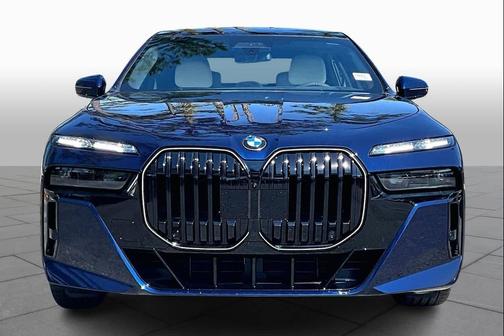 Tanzanite Blue II Metallic 2026 BMW 760 xDrive