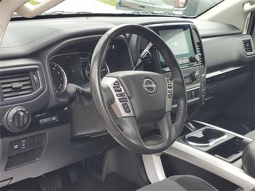 2024 Nissan Titan SV