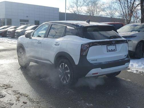 2025 Nissan Kicks SV