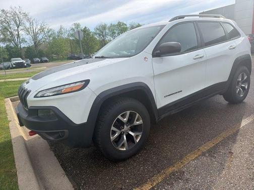 Bright White Clearcoat 2016 Jeep Cherokee Trailhawk