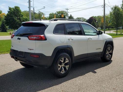 Bright White Clearcoat 2016 Jeep Cherokee Trailhawk
