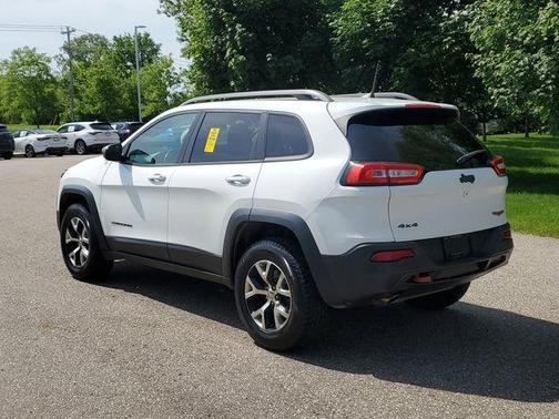 Bright White Clearcoat 2016 Jeep Cherokee Trailhawk