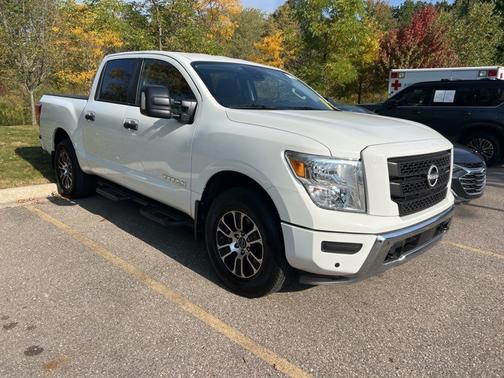 2024 Nissan Titan SV