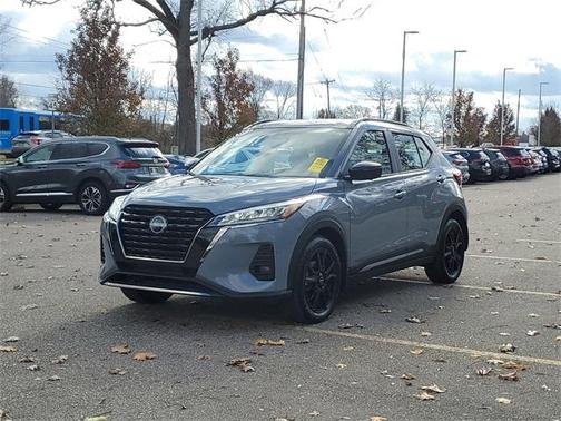 2024 Nissan Kicks SR