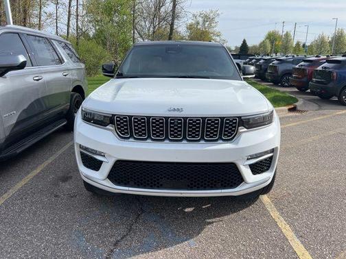 Bright White Clearcoat 2022 Jeep Grand Cherokee Summit