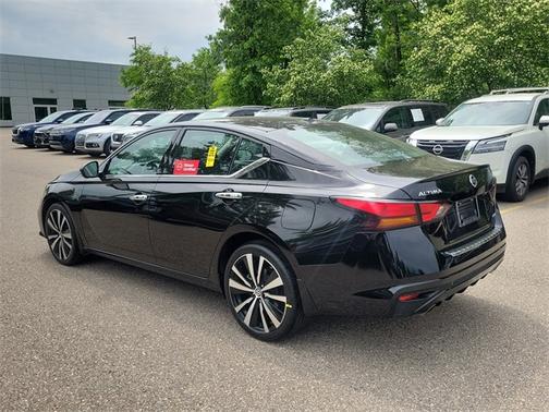 2022 Nissan Altima 2.5 Platinum