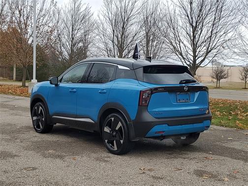 2025 Nissan Kicks SR