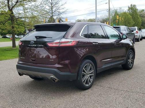 Burgundy Velvet Metallic Tinted Clearcoat 2024 Ford Edge Titanium