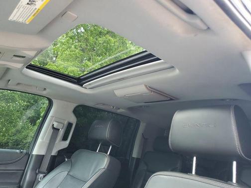 Onyx Black 2019 GMC Yukon XL Denali