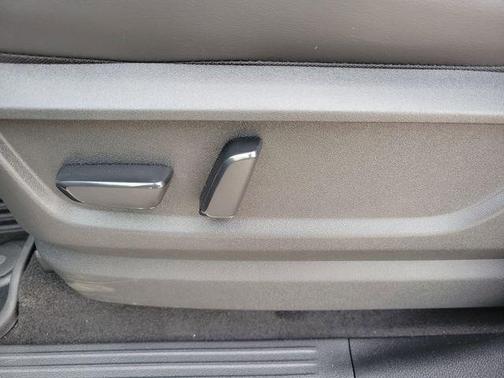 2025 Nissan Armada SV