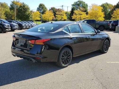 Super Black Clearcoat 2026 Nissan Altima SV