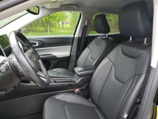 Diamond Black 2022 Jeep Compass Latitude Lux