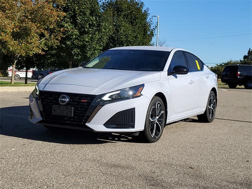 2025 Nissan Altima SR
