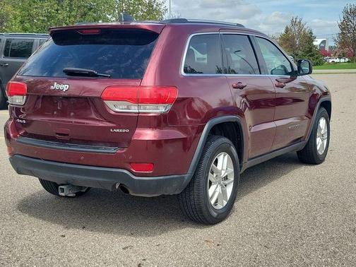 Velvet Red Pearlcoat 2017 Jeep Grand Cherokee Laredo
