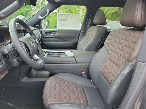 2025 Nissan Armada Platinum