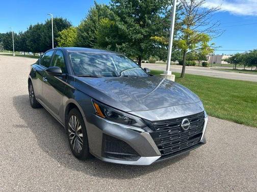 Gun Metallic 2024 Nissan Altima 2.5 SV