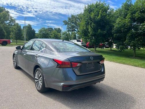 Gun Metallic 2024 Nissan Altima 2.5 SV