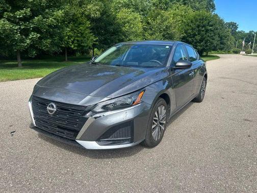 Gun Metallic 2024 Nissan Altima 2.5 SV