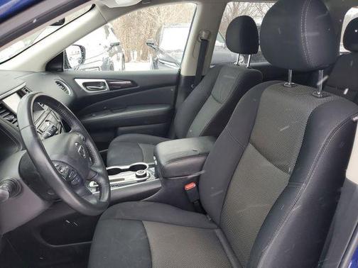 2019 Nissan Pathfinder SV