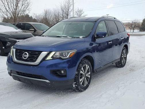2019 Nissan Pathfinder SV