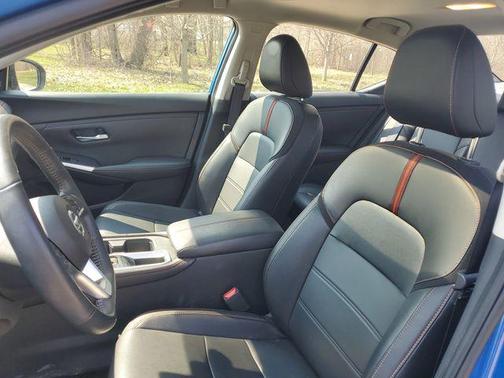 2 Tone Blue / Black Roof 2023 Nissan Sentra SR