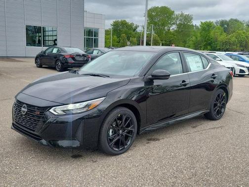 Black 2025 Nissan Sentra SR