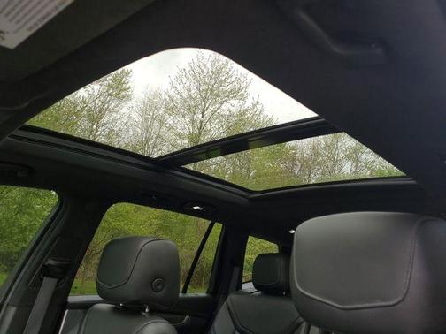 Stellar Black Metallic 2020 Cadillac XT6 Premium Luxury AWD