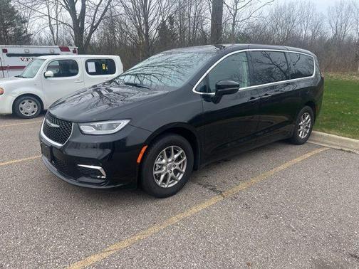 2024 Chrysler Pacifica Touring-L