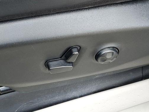 Diamond Black 2024 Chrysler Pacifica Touring-L