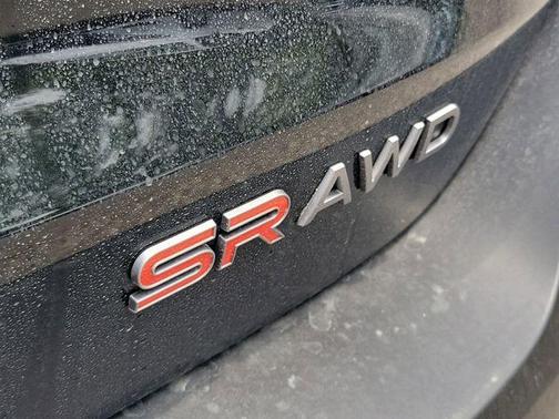 Super Black 2025 Nissan Kicks SR
