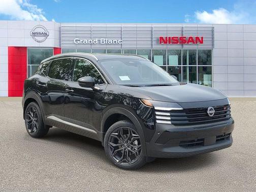 Super Black 2025 Nissan Kicks SR