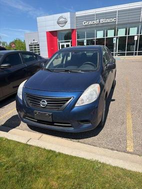 Blue Onyx 2014 Nissan Versa 1.6 S+