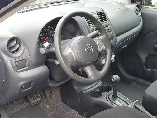 Blue Onyx 2014 Nissan Versa 1.6 S+