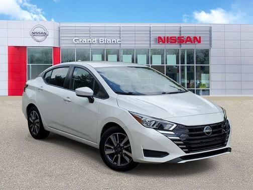 Aspen White 2023 Nissan Versa 1.6 SV