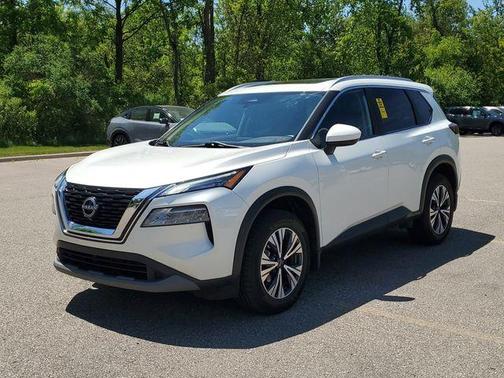 White 2023 Nissan Rogue SV