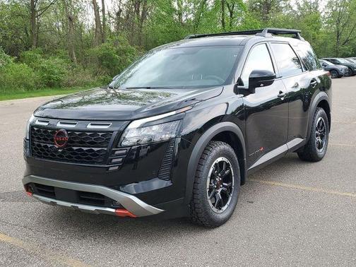 Black 2026 Nissan Pathfinder Rock Creek