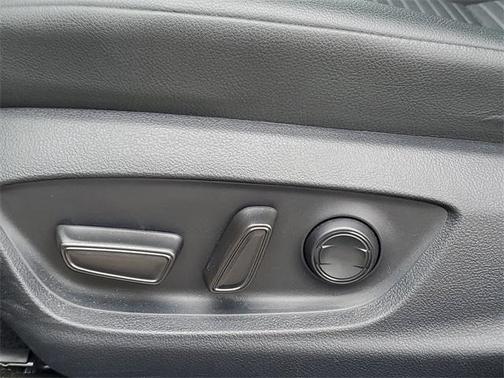 2024 Toyota Camry Hybrid SE