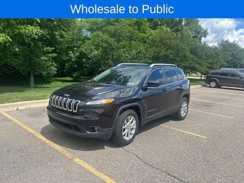 Brilliant Black Crystal Pearlcoat 2015 Jeep Cherokee Latitude