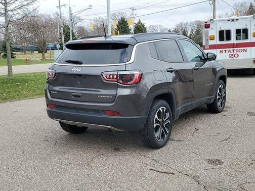 Granite Crystal Clearcoat Metallic 2023 Jeep Compass Limited