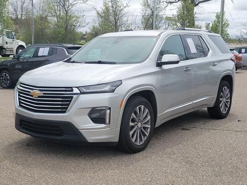Silver Ice Metallic 2022 Chevrolet Traverse Premier